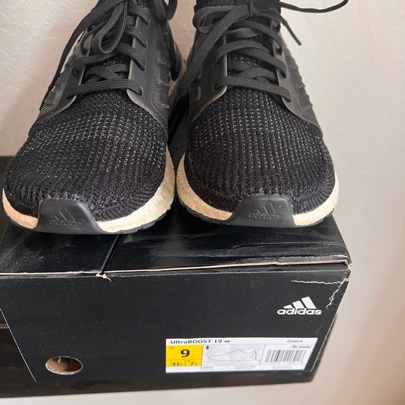 Adidas Ultraboost Black size 9 - used - Picture 3 of 6